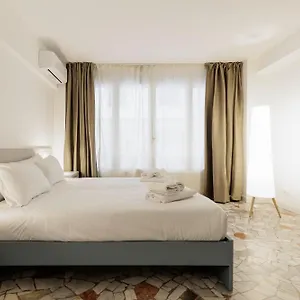 Giordano Luxury , Florence Italy