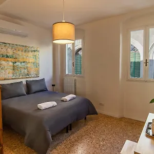 Casa San Lorenzo - Mercato , Florence Italy